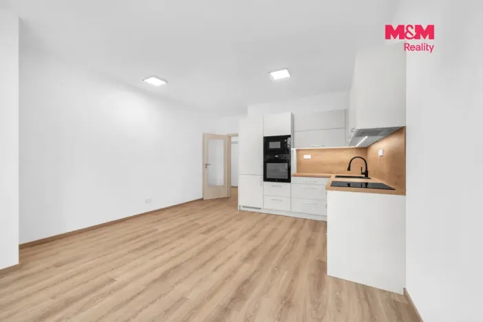 Pronájem bytu 2+kk, Pardubice - Ohrazenice, U Sportovní školy, 54 m2