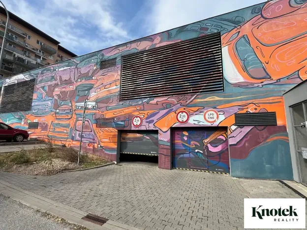 Pronájem garážového stání, Brno, Sedláčkova, 12 m2
