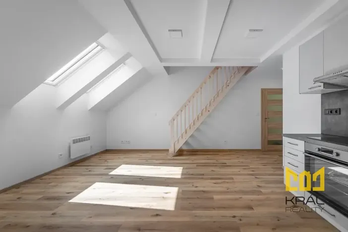 Pronájem bytu 2+kk, Praha - Smíchov, Nádražní, 49 m2