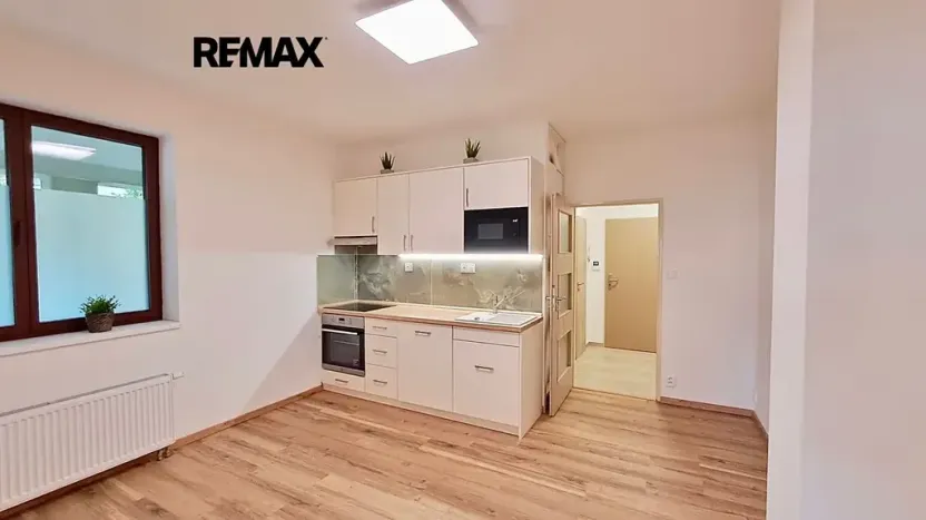 Pronájem bytu 2+kk, Praha - Podolí, Na hřebenech I, 38 m2