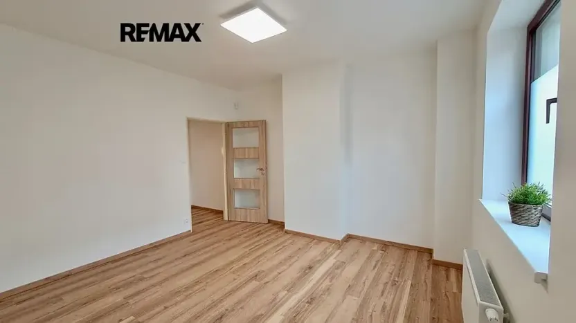 Pronájem bytu 2+kk, Praha - Podolí, Na hřebenech I, 38 m2