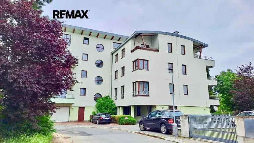 Pronájem bytu 2+kk, Praha - Podolí, Na hřebenech I, 38 m2