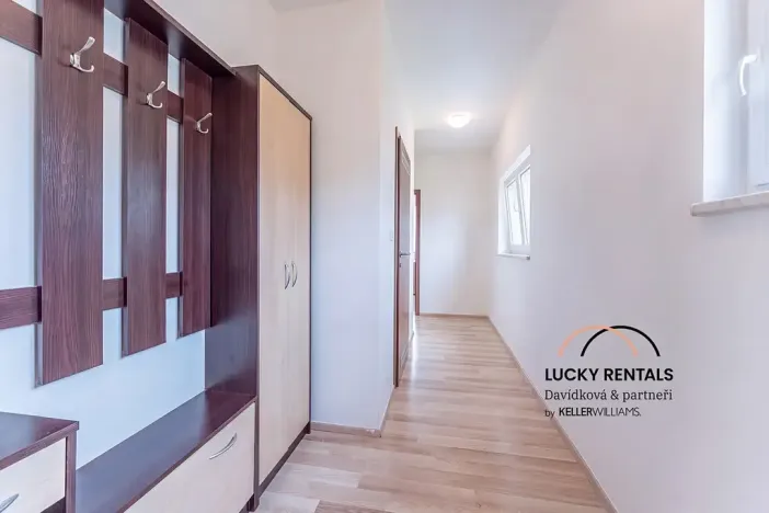 Pronájem bytu 3+kk, Praha - Hostavice, U Hostavického potoka, 68 m2