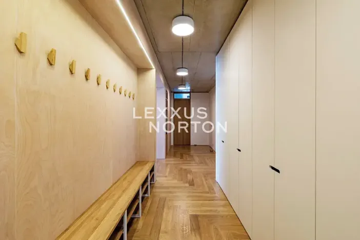 Pronájem atypického bytu, Praha - Bubeneč, Ronalda Reagana, 198 m2