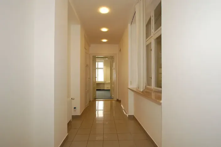 Pronájem kanceláře, Praha - Nové Město, Růžová, 292 m2
