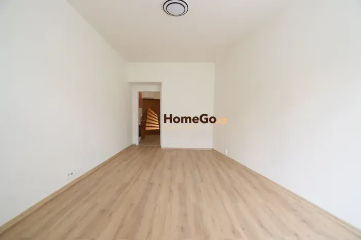 Pronájem bytu 1+kk, Praha - Nusle, Žateckých, 30 m2
