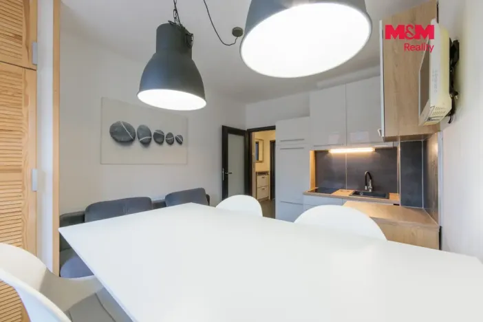 Pronájem bytu 2+kk, Karlovy Vary - Drahovice, Kvapilova, 37 m2