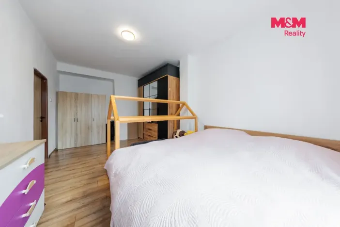Prodej bytu 4+1, Sokolov, Heyrovského, 85 m2