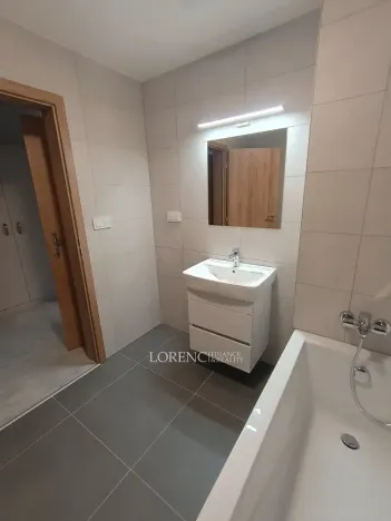 Prodej bytu 2+kk, Veselí nad Moravou, náměstí Míru, 45 m2