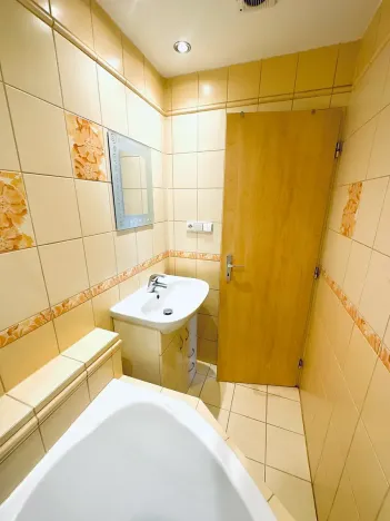 Prodej bytu 3+1, Karlovy Vary, Šmeralova, 87 m2