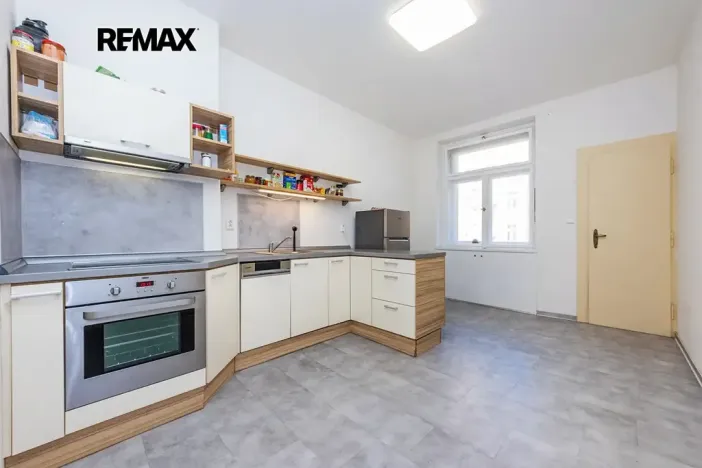 Pronájem bytu 2+1, Praha - Dejvice, Kafkova, 77 m2