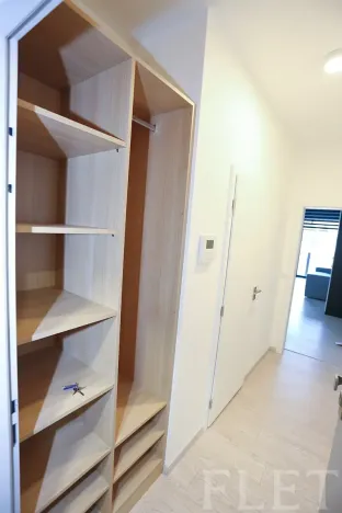 Pronájem bytu 1+kk, Praha - Karlín, U Mlýnského kanálu, 36 m2