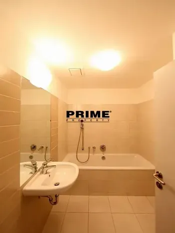Pronájem kanceláře, Praha - Smíchov, Štefánikova, 82 m2