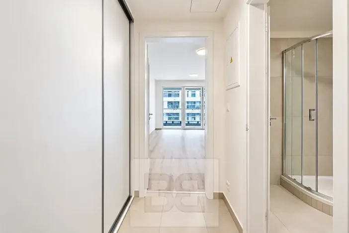 Pronájem bytu 1+kk, Praha - Hloubětín, Poděbradská, 32 m2