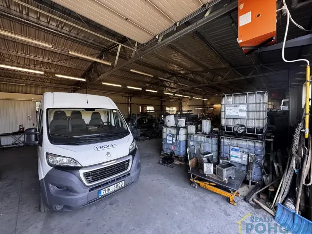 Pronájem výrobních prostor, Radhošť, 450 m2