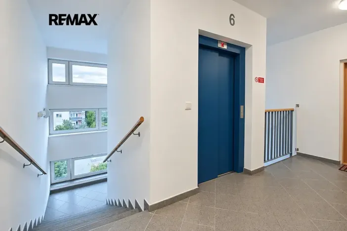 Prodej bytu 1+kk, Praha - Strašnice, Názovská, 35 m2