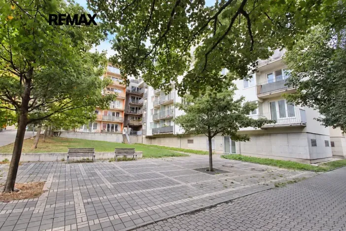 Prodej bytu 1+kk, Praha - Strašnice, Názovská, 35 m2