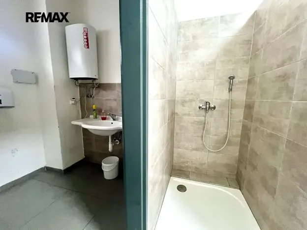 Pronájem výrobních prostor, Kyjov, 368 m2