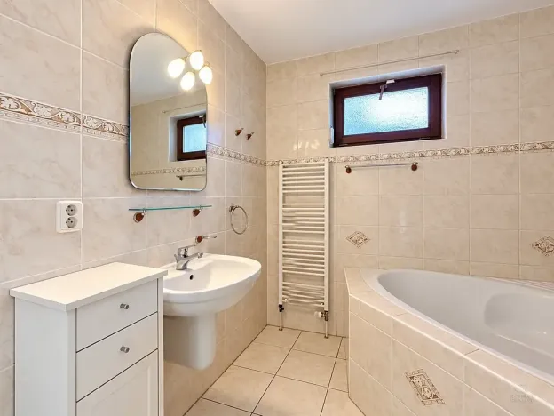 Prodej rodinného domu, Káraný, 180 m2