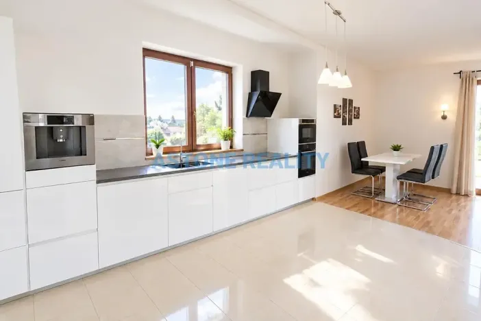 Pronájem rodinného domu, Trnová, 213 m2