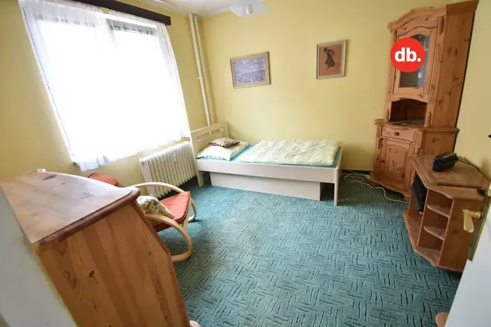 Prodej bytu 3+1, Karlovy Vary, Šumavská, 64 m2