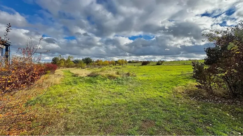 Prodej komerčního pozemku, Tachlovice, 6000 m2