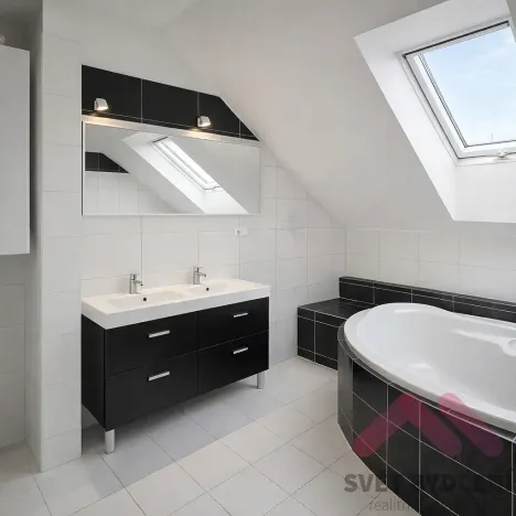 Pronájem rodinného domu, Větrušice, Skalní, 164 m2