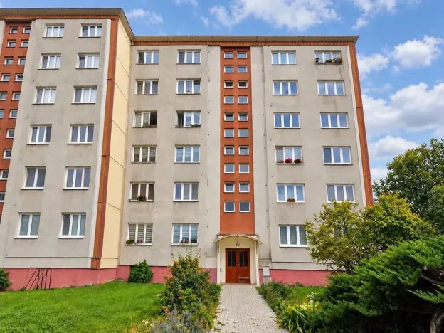 Prodej bytu 3+1, Kralupy nad Vltavou - Lobeček, nám. Mládežníků, 74 m2