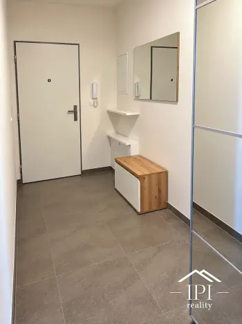 Pronájem bytu 1+kk, Praha - Letňany, Toužimská, 38 m2