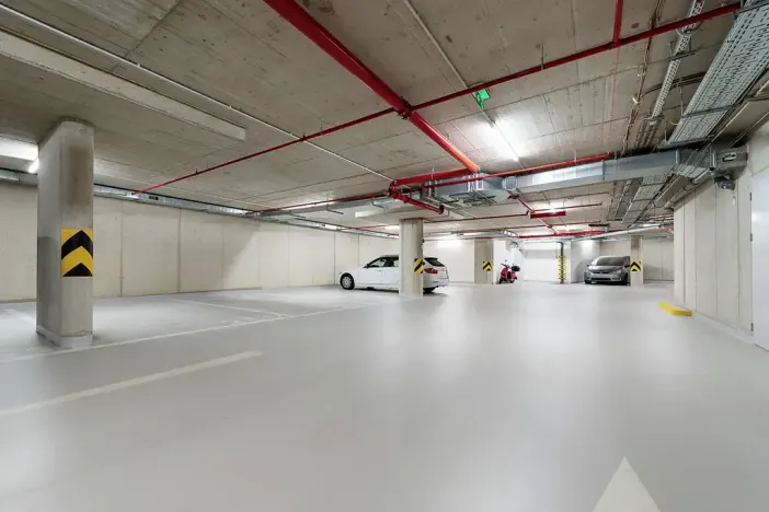 Pronájem garážového stání, Praha - Smíchov, Nádražní, 13 m2
