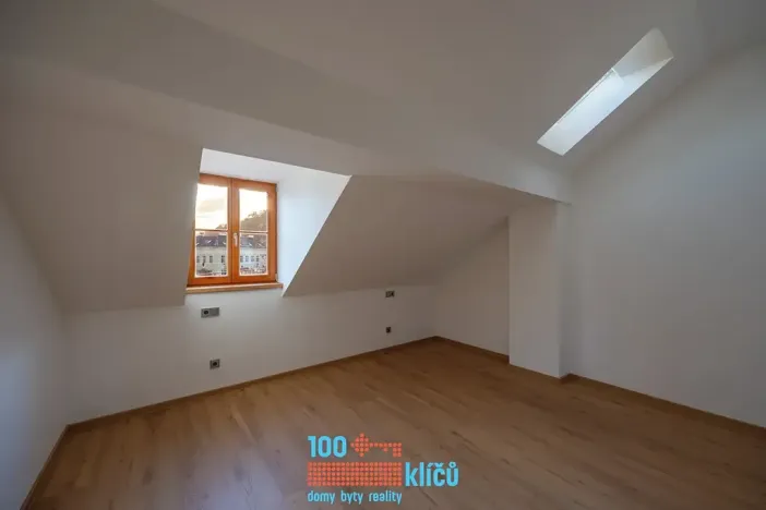 Pronájem bytu 3+1, Praha - Malá Strana, Všehrdova, 180 m2