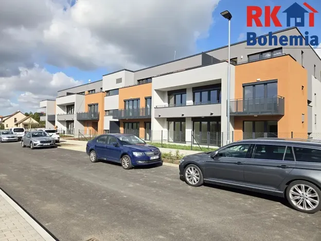 Pronájem bytu 1+kk, Praha - Dolní Počernice, 45 m2