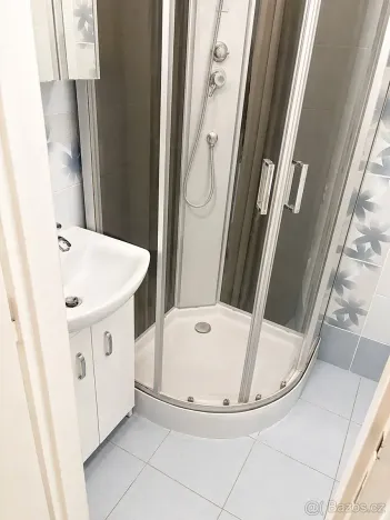 Prodej bytu 2+1, Týnec nad Sázavou, Družstevní, 53 m2