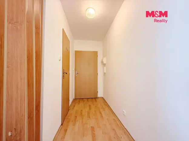 Pronájem bytu 1+1, Milovice - Mladá, Braniborská, 27 m2