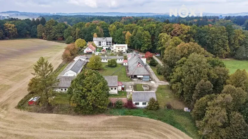 Prodej zemědělského objektu, Jindřichův Hradec, 9726 m2