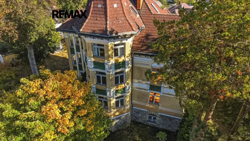 Prodej vily, Nový Bor, Lidická, 677 m2