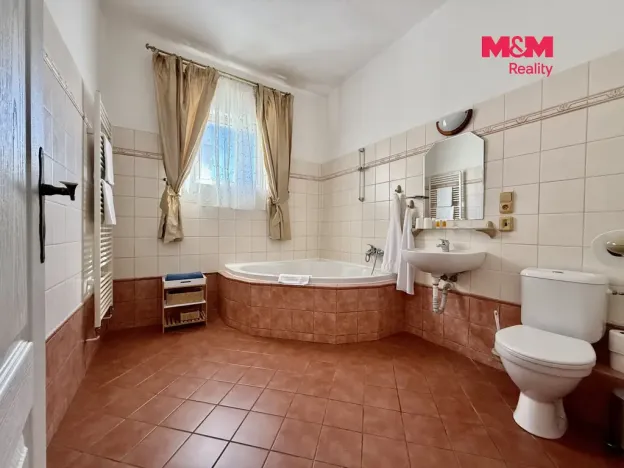 Prodej ubytování, Štramberk, Náměstí, 950 m2