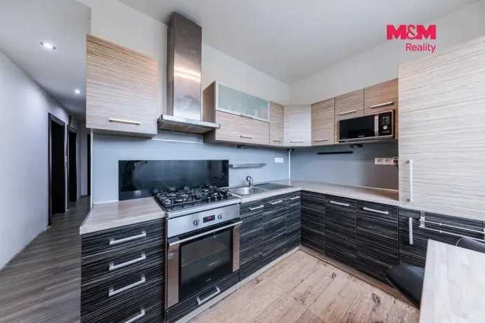 Prodej bytu 4+1, Karlovy Vary - Bohatice, Lomená, 84 m2