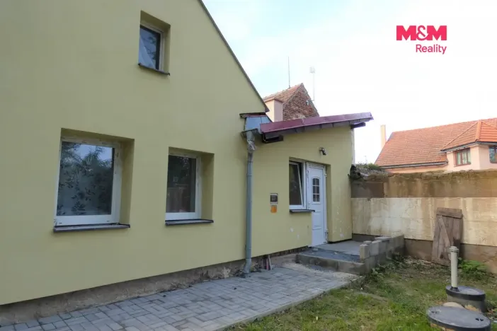 Pronájem bytu 1+kk, Červené Pečky, Dobešovice, 20 m2