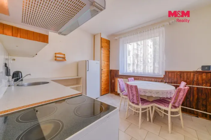 Prodej bytu 2+1, Toužim, Na Zámecké, 65 m2