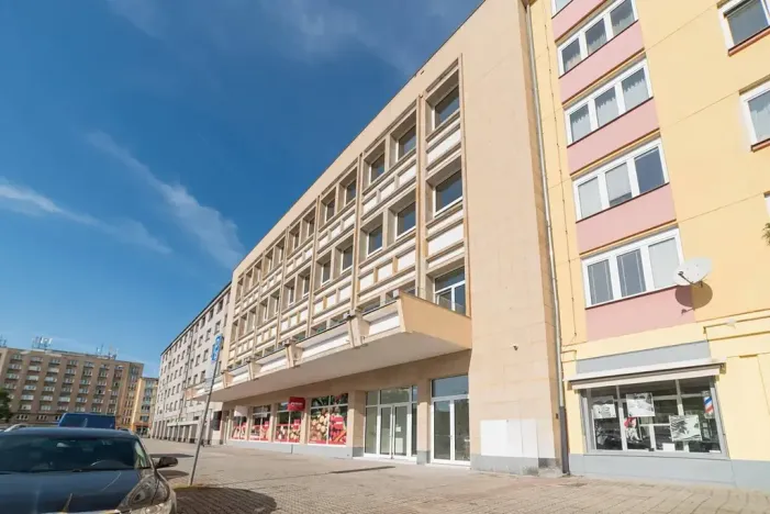 Prodej obchodního prostoru, Praha - Vršovice, Kubánské náměstí, 112 m2
