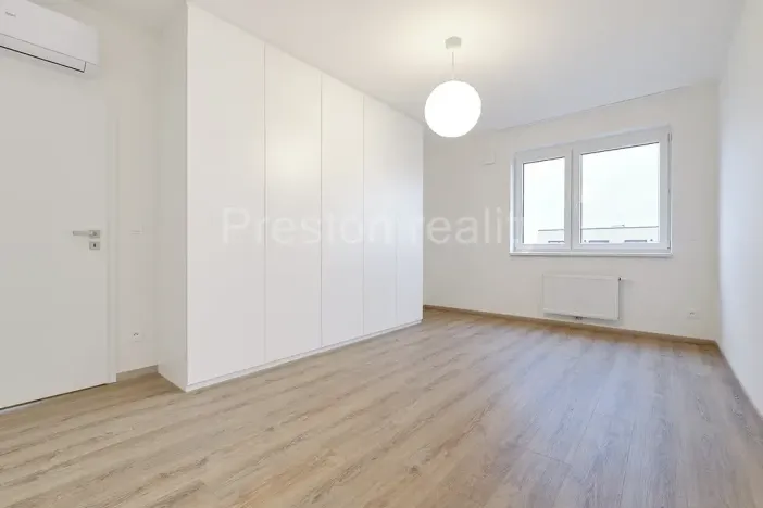 Pronájem bytu 4+kk, Praha - Kbely, Sedlářova, 91 m2
