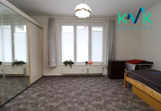 Pronájem bytu 2+kk, Karlovy Vary, Kryzánkova, 55 m2