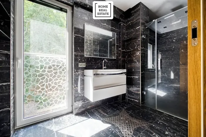 Prodej bytu 2+kk, Karlovy Vary, Šumavská, 96 m2