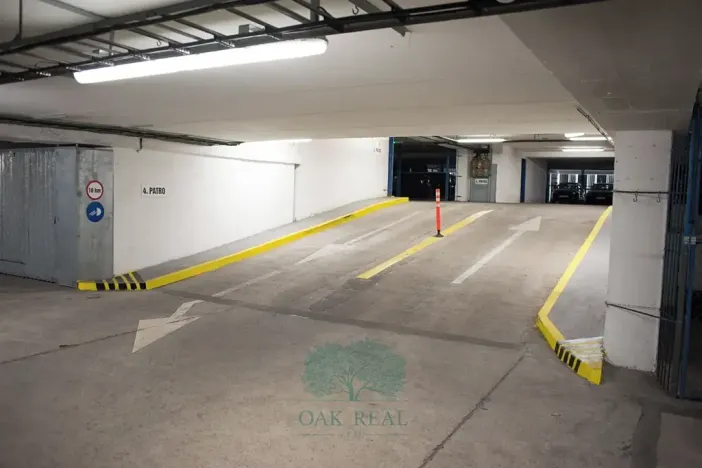 Pronájem garážového stání, Praha - Podolí, Milevská, 14 m2