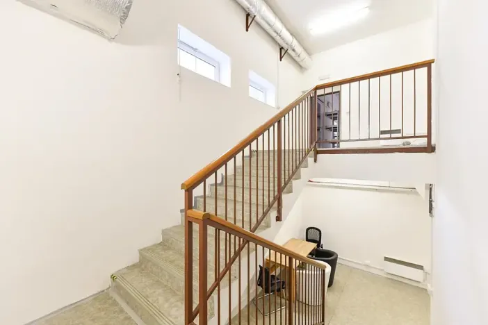 Prodej obchodního prostoru, Praha - Horní Počernice, Komárovská, 210 m2