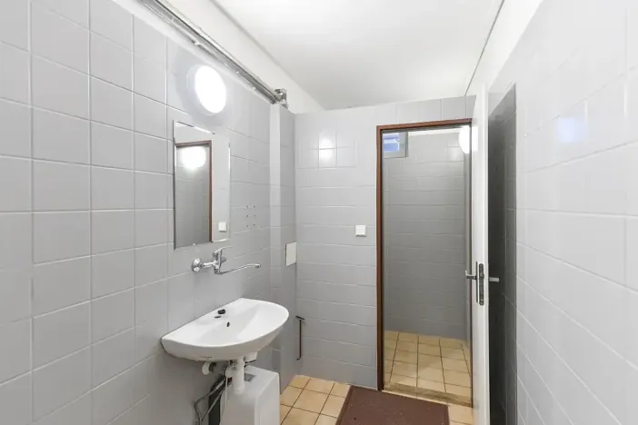 Prodej obchodního prostoru, Praha - Horní Počernice, Komárovská, 210 m2