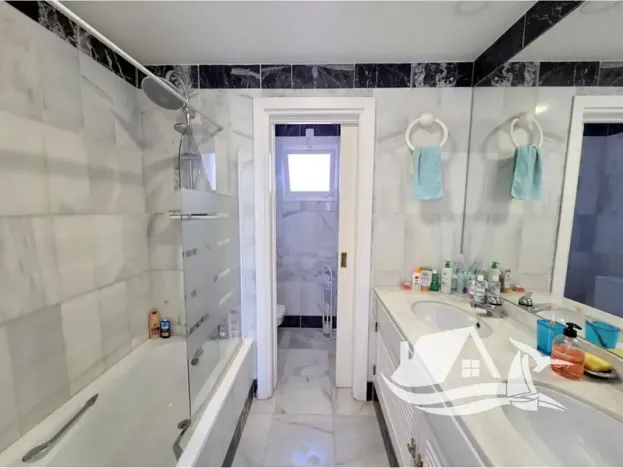 Prodej bytu 4+kk, Manilva, Španělsko, 92 m2