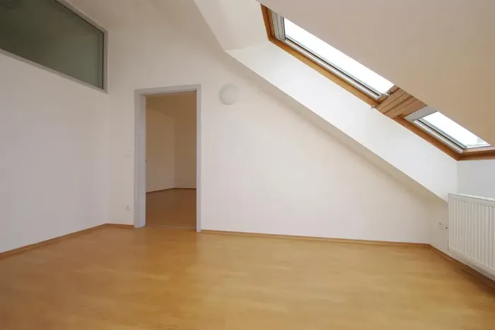 Pronájem kanceláře, Praha - Smíchov, Štefánikova, 82 m2