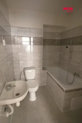 Pronájem bytu 1+1, Trutnov - Střední Předměstí, Novodvorská, 47 m2